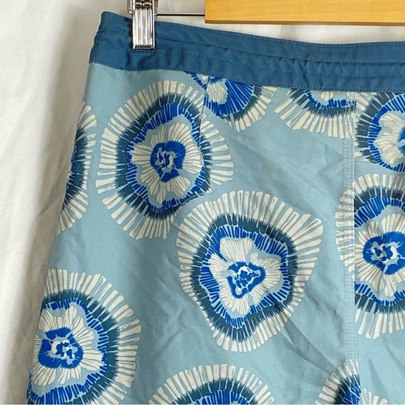 O'Neill Cruzers Blue and White Board Shorts with Tie-Dye Pattern Size 31 - Picture 5 of 16